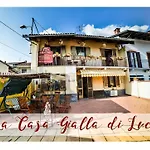 La Casa Gialla Di Luca B&B