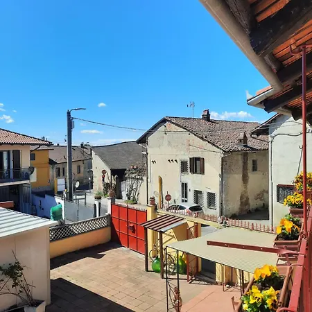 La Casa Gialla Di Luca *