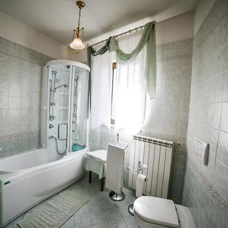 La Casa Gialla Di Luca Bed & Breakfast *