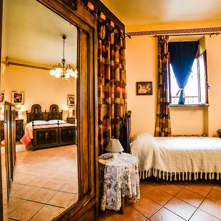 La Casa Gialla Di Luca Bed & Breakfast *
