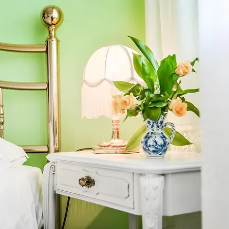 La Casa Gialla Di Luca *