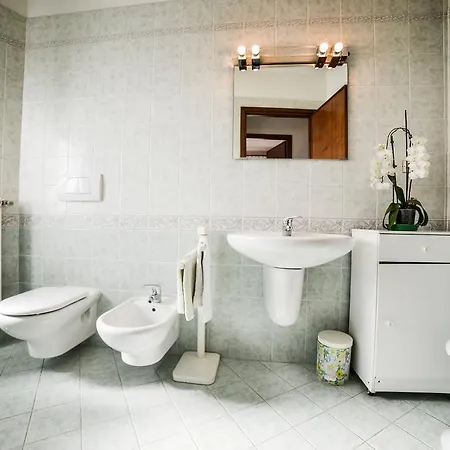 Alojamento de Acomodação e Pequeno-almoço La Casa Gialla Di Luca Mazzè