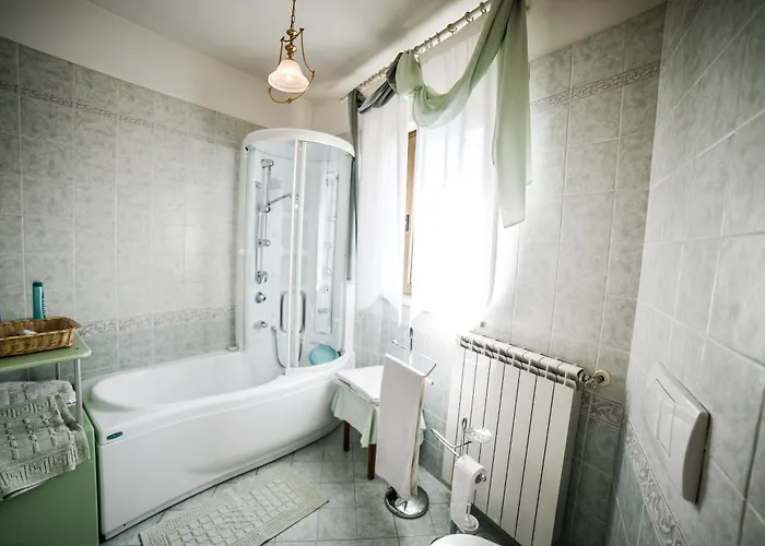 La Casa Gialla Di Luca *