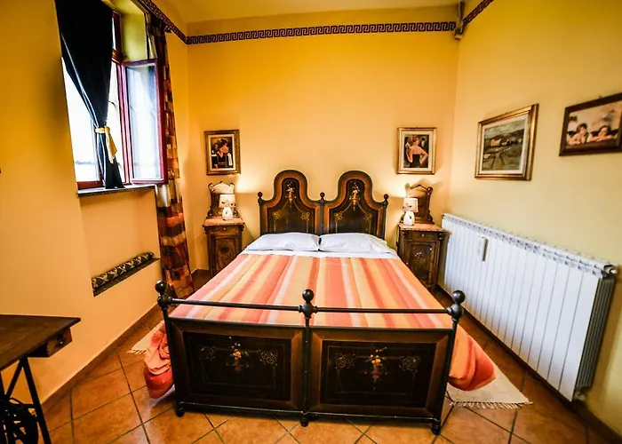 La Casa Gialla Di Luca