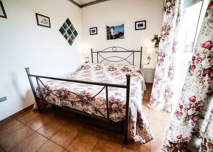 La Casa Gialla Di Luca *